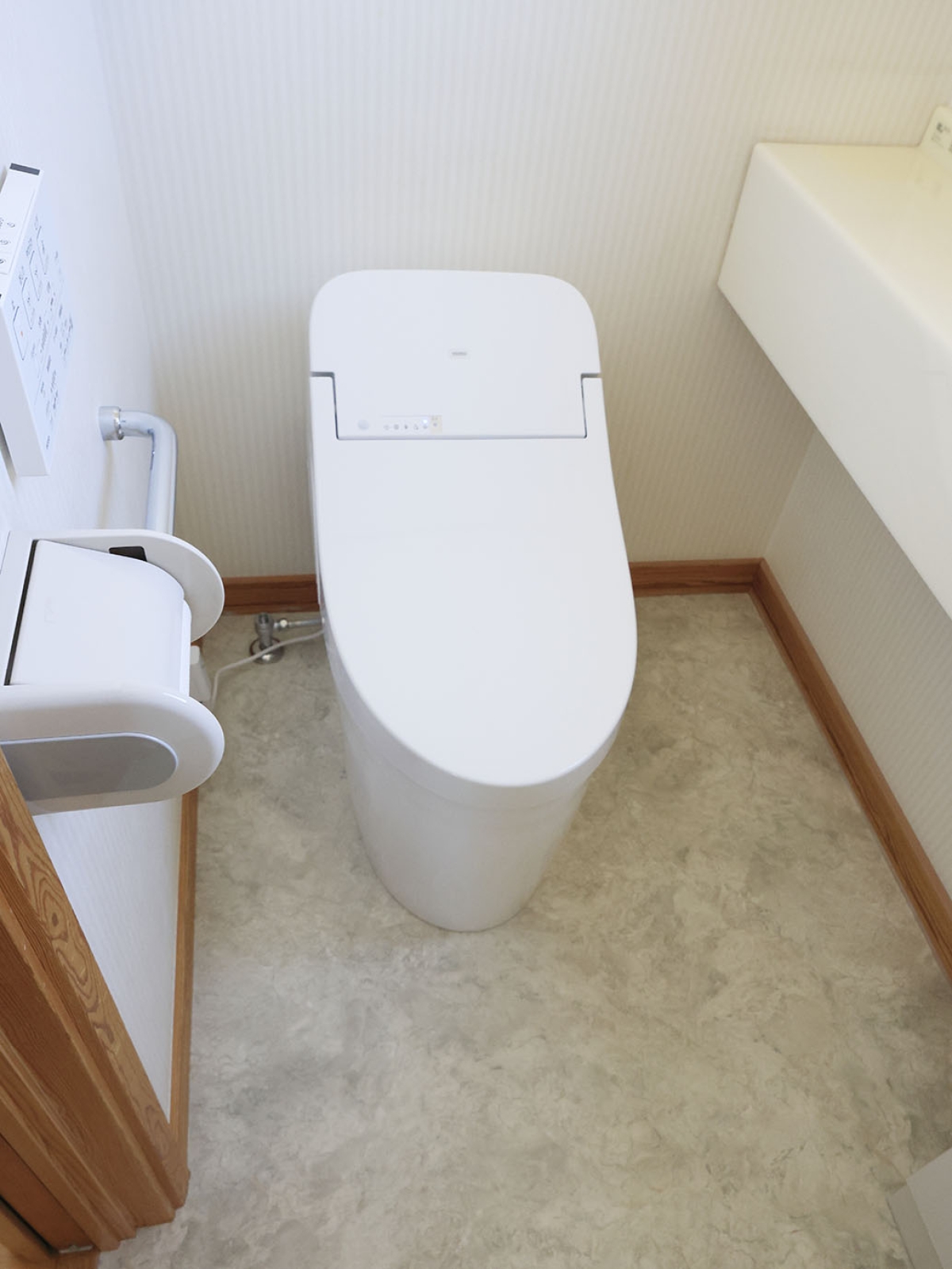 お掃除しやすい清潔なトイレへ