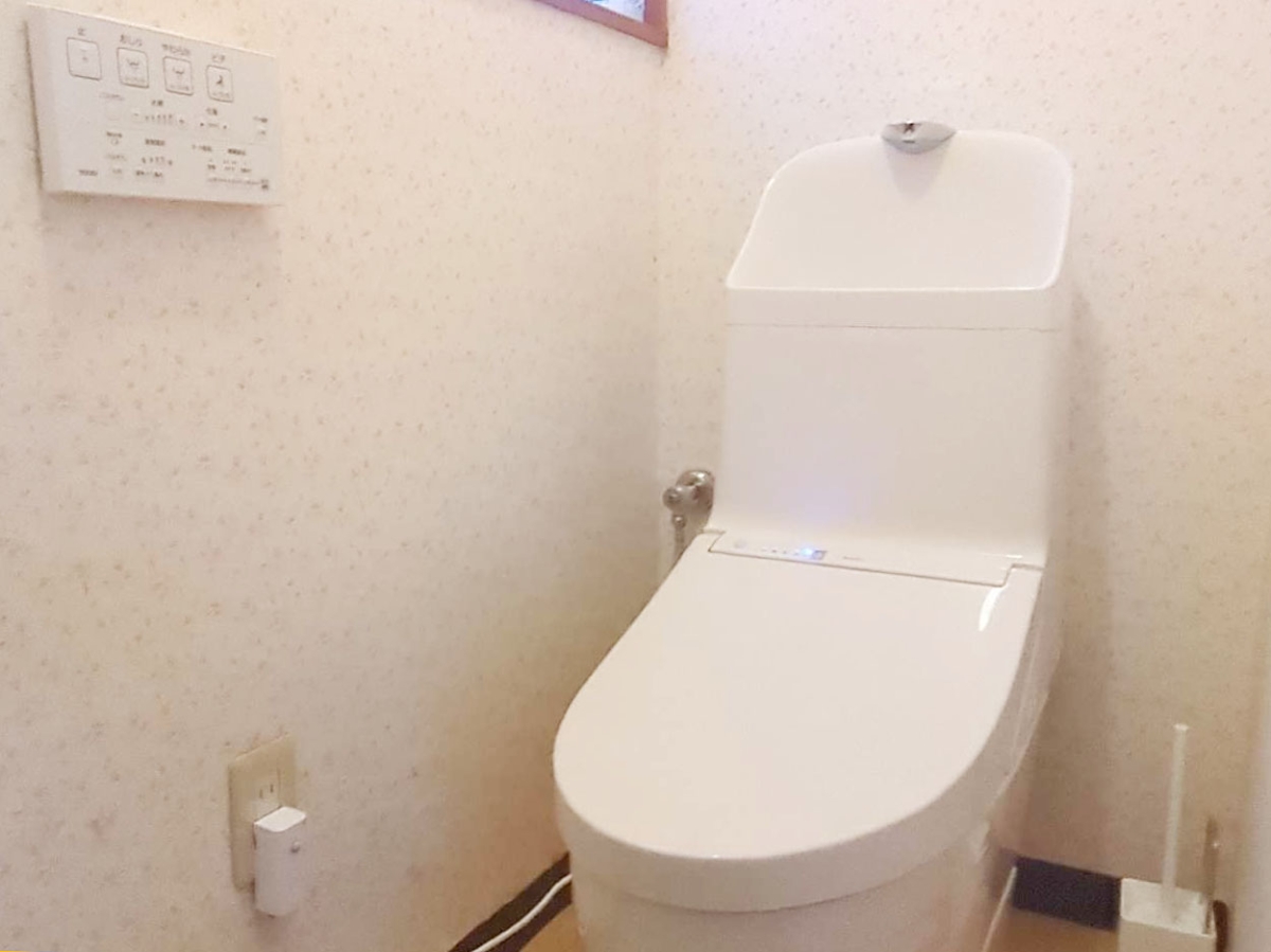 便器交換と床の張り替えで、心地よいトイレ空間に